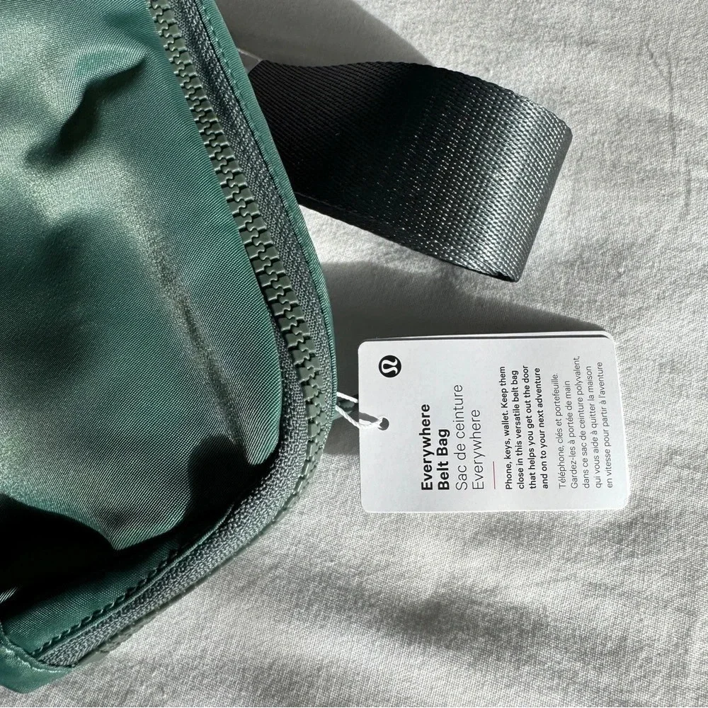 🆕 Luluemon Everywhere Belt Bag Medium Forest Dark Forest
